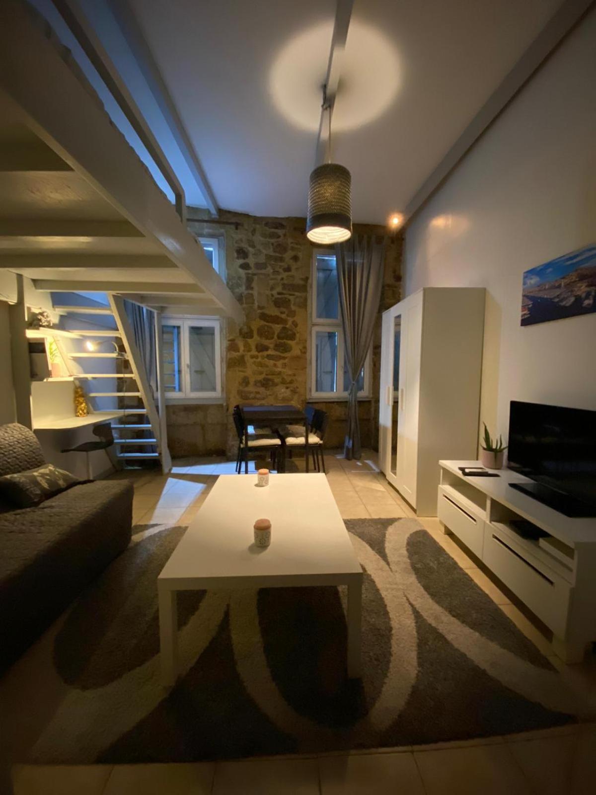 Centre Avec Climatisation Et Balcon *