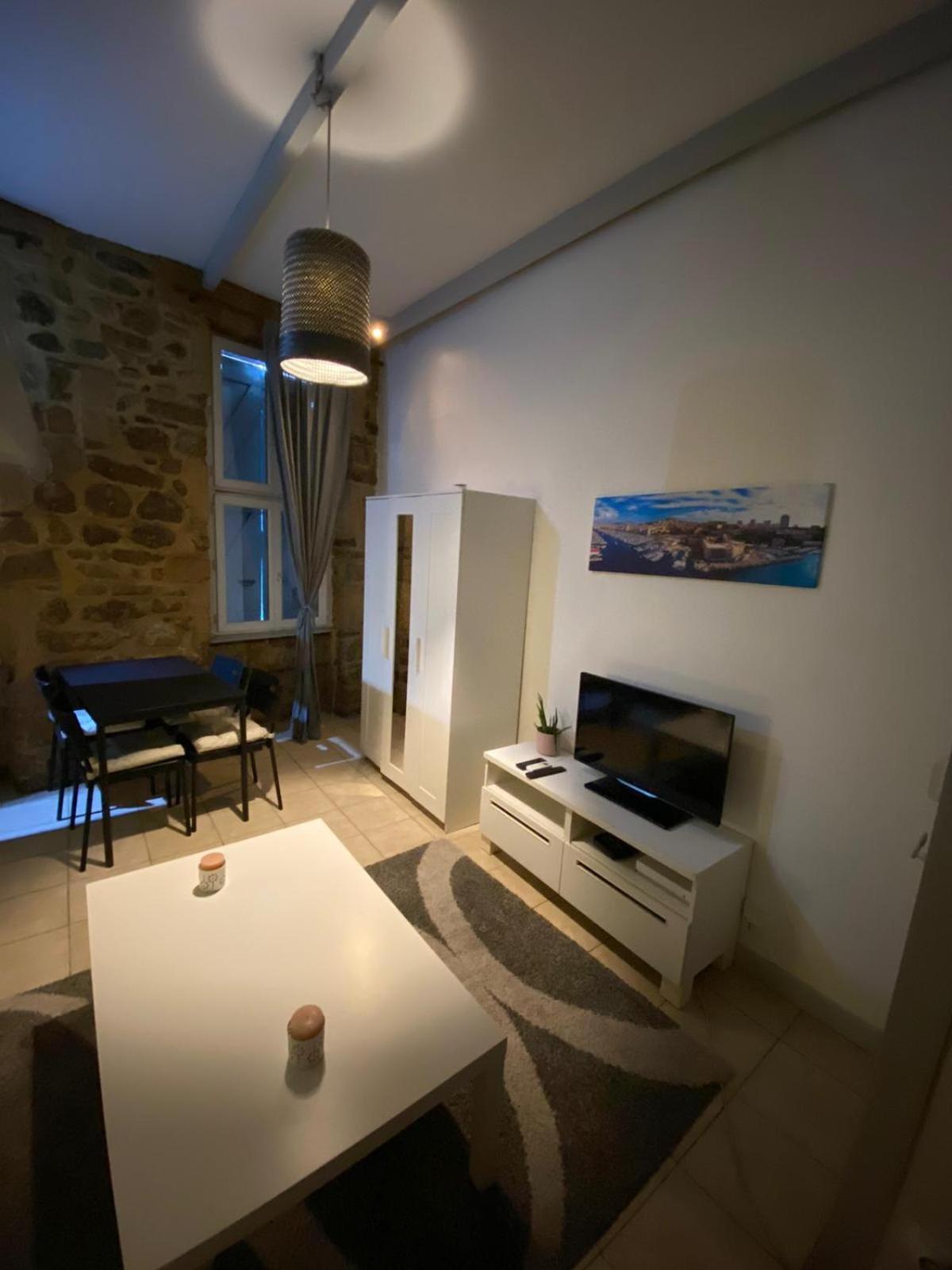 Appartement Centre Avec Climatisation Et Balcon