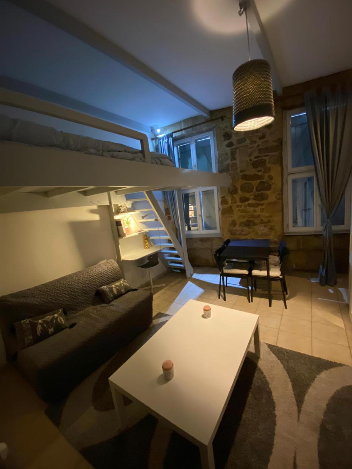 Centre Avec Climatisation Et Balcon